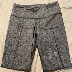 Capri workout pants